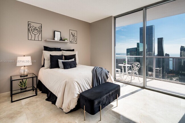Building Photo - 1060 Brickell Ave Unit 4009