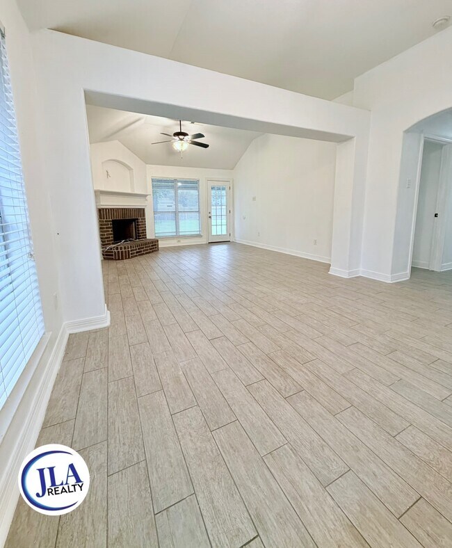 Photo - 21604 Horseshoe Dr