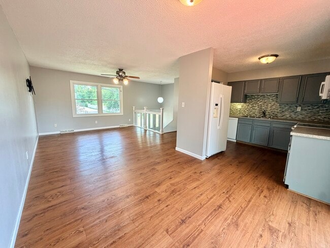 Photo - 3002 12th Ave SW