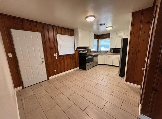 Photo - 1230 Caddell Ln