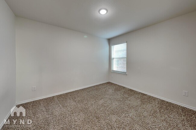 Photo - 3925 Aintree Ave