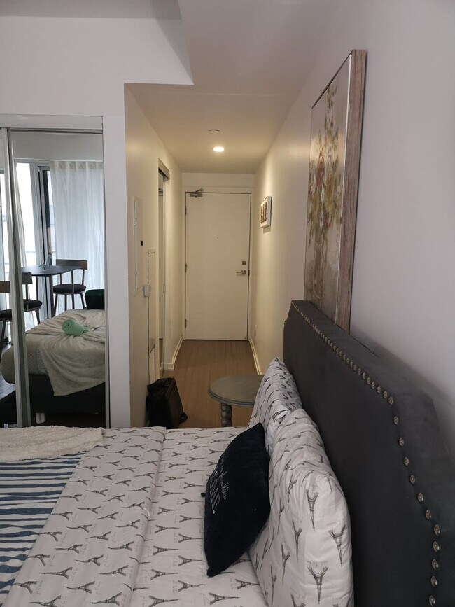 Photo - 334 Adelaide St W Unit FL10-ID1347729P