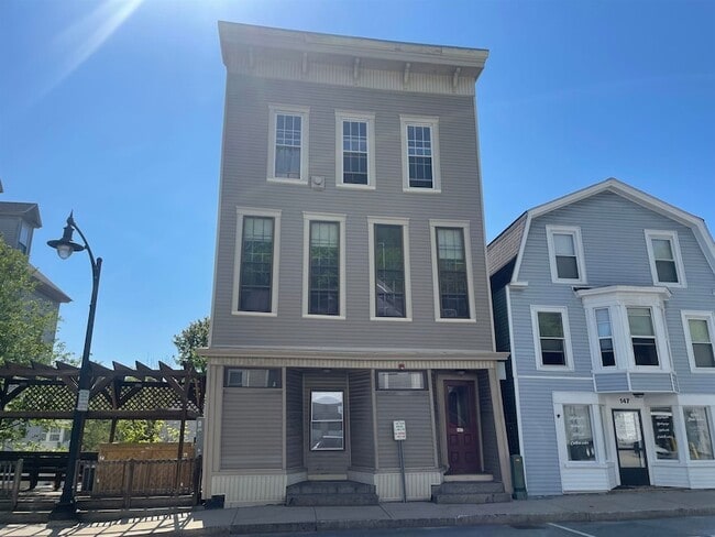 Photo - 145 Main St Unidad 7