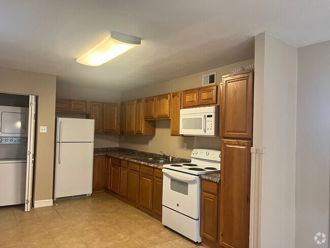 Building Photo - 2110 Willow St Rental