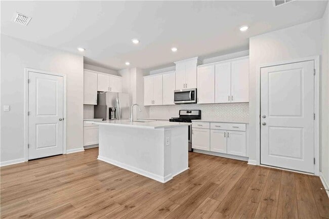 Photo - 279 Wells Cir