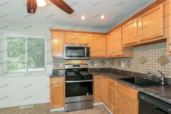 Photo - 1145 Boone St