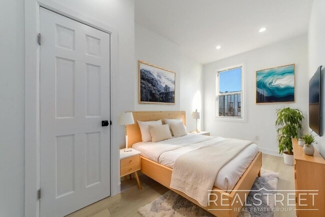 Photo - Newly Renovated Spacious 4 Bed 2 Bath in Bed Stuy!