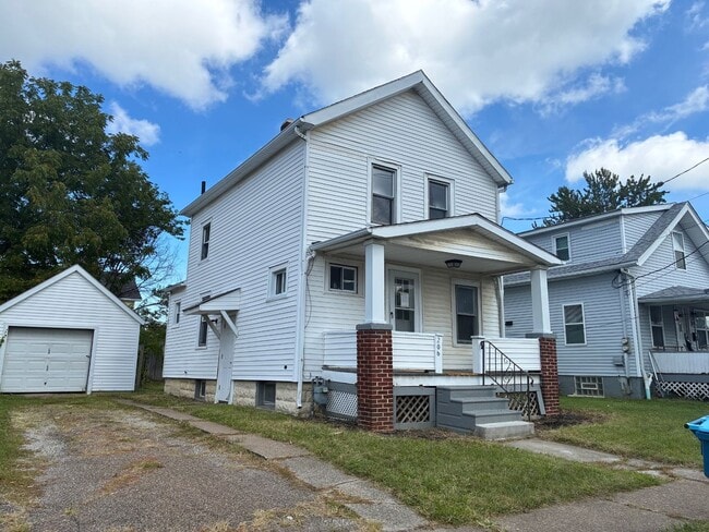 Building Photo - 206 W 32nd St