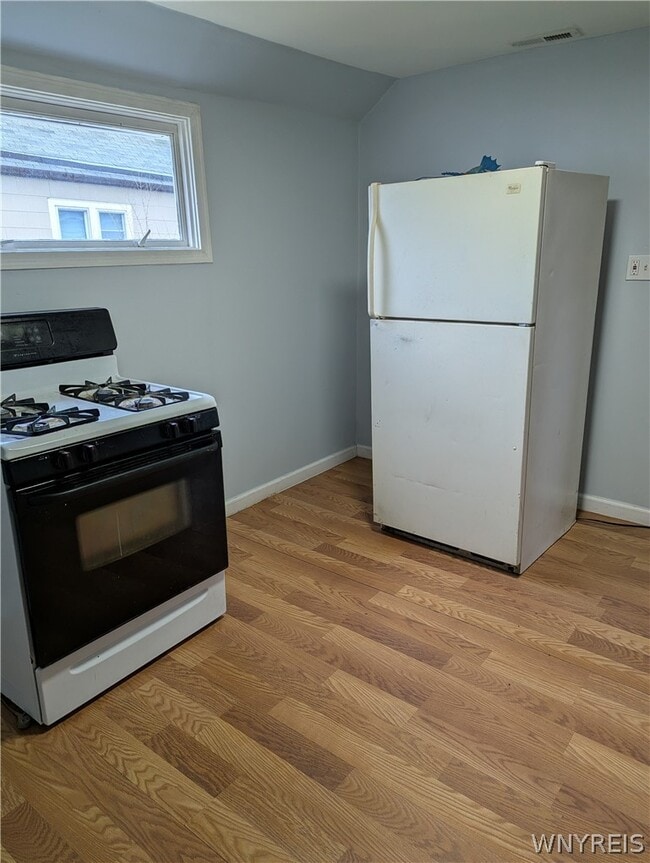 Photo - 48 Thomas St