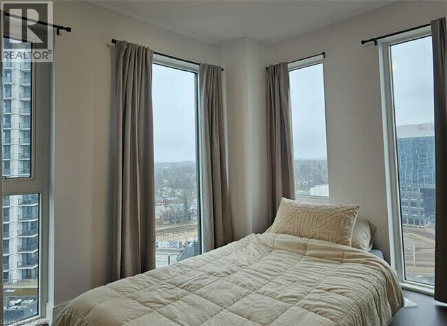 Photo - 25 Wellington St S Unité 1210