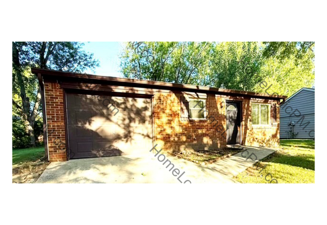 Building Photo - EASTSIDE - 3 BEDROOM RANCH HOME AVAILABLE NOW!