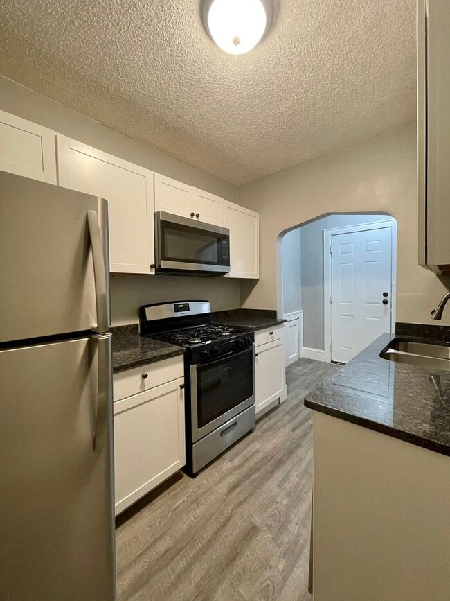 Building Photo - Beautiful 2 bedroom in Historic East Saint... Rental