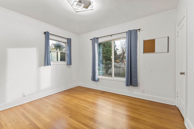 Building Photo - 710 Prospect Ave N