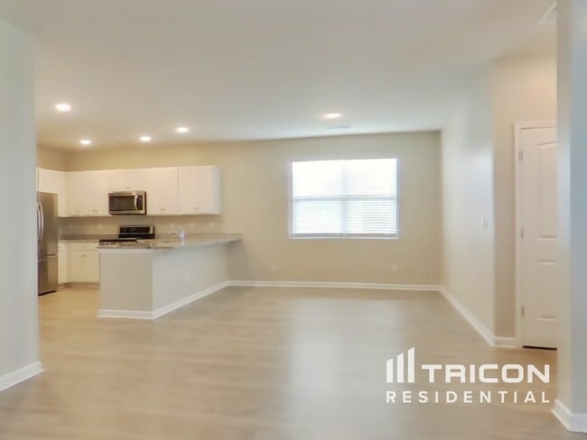 Photo - 1428 Ashfield Pl
