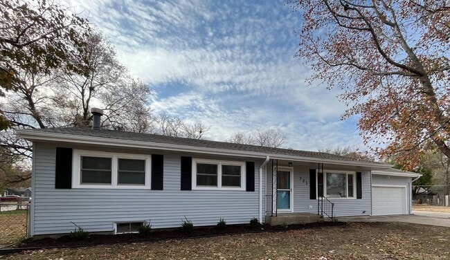Coming soon! 3 bedroom, 1 1/2 bath, 2 car ... - Coming soon! 3 bedroom, 1 1/2 bath, 2 car ... Casa