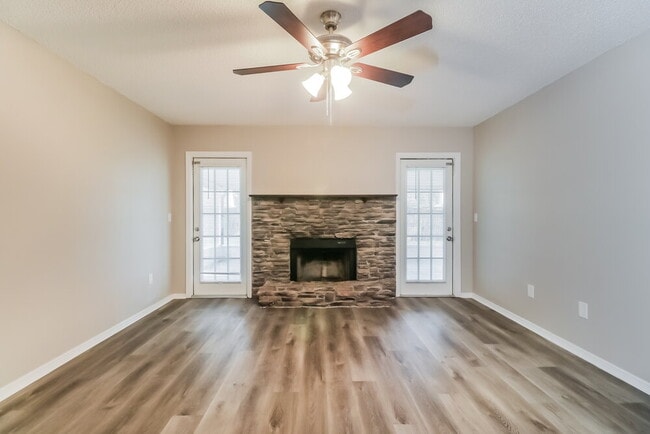 Photo - 1526 Baker Rd