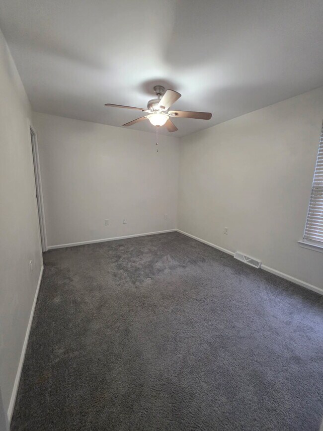103 Edward Lee Ct