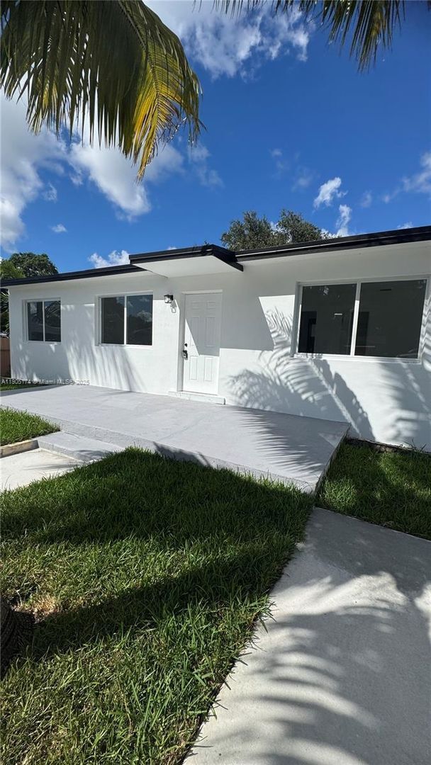 Photo - 901 NW 116th St