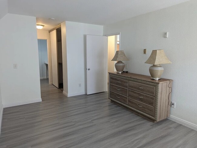 Photo - 8308 Regents Rd