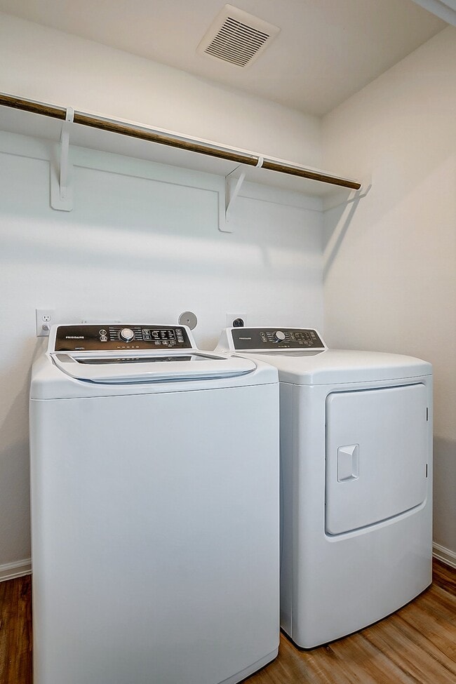 Photo - 1495 Twilight Grn Dr