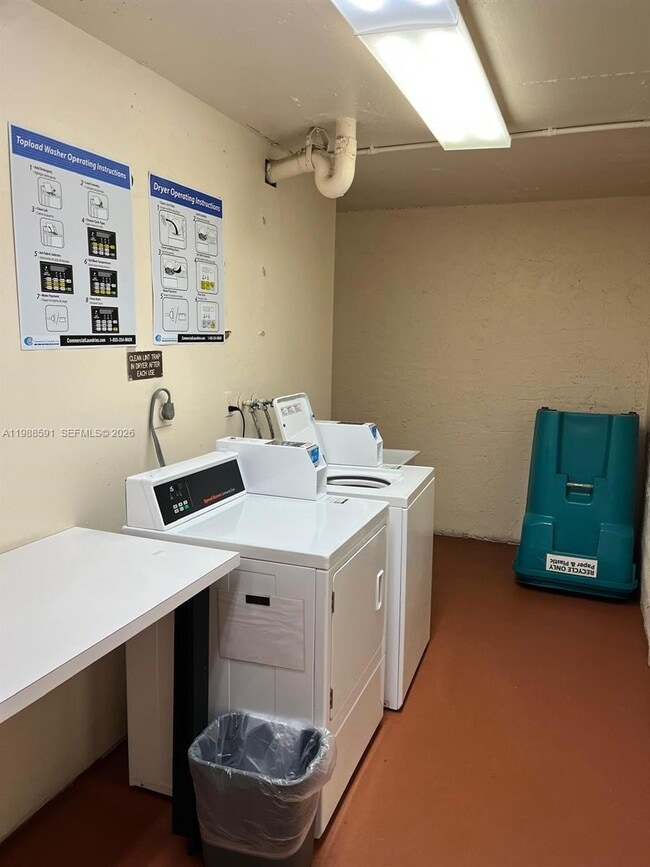 Building Photo - 361 S Hollybrook Dr Unit 206