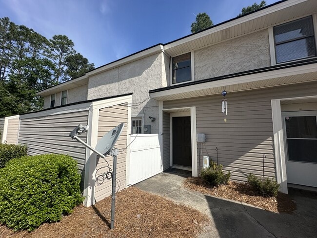 Building Photo - Townhouse for Rent Unit 99