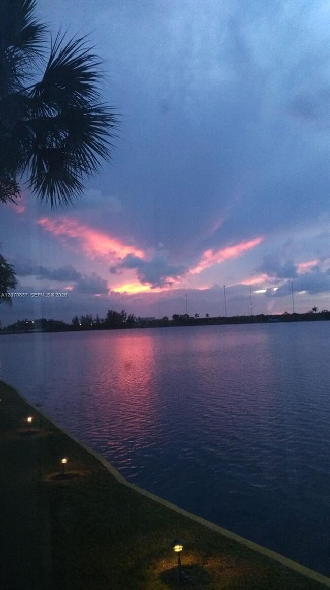 Photo - 1175 NE Miami Gardens Dr Unidad 208