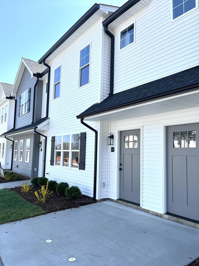 Building Photo - 110 Aaron Pl