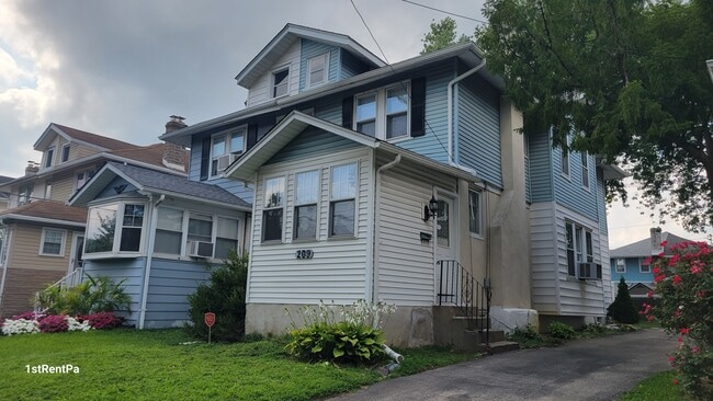 Building Photo - 209 Trites Ave