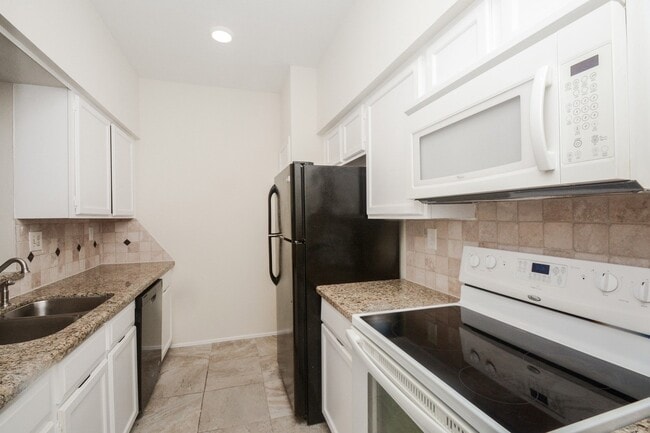 Building Photo - 664 Wilcrest Dr Unit 664