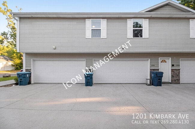 Photo - 1201 Kimbark Ave