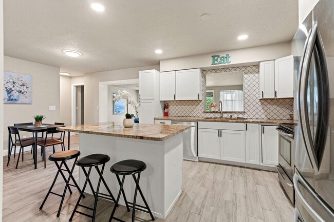 Photo - 10907 N 29th St