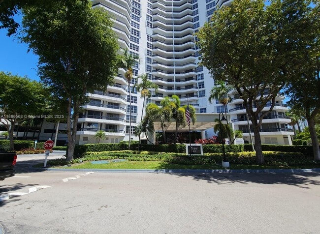 Building Photo - 3400 NE 192 St Unit 303