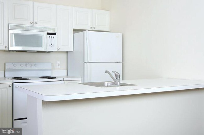 Photo - 1222-26 Arch St Apartment Unit 302