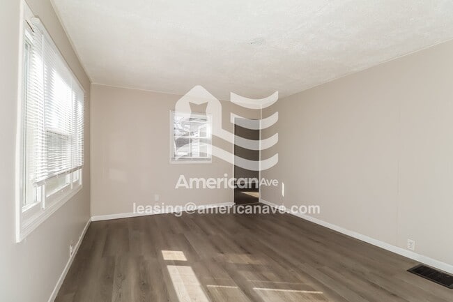 Photo - 3905 Ford St