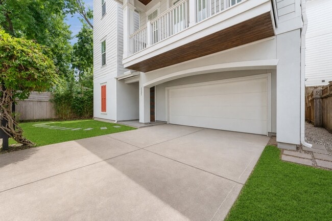 Photo - 1121 Moy St