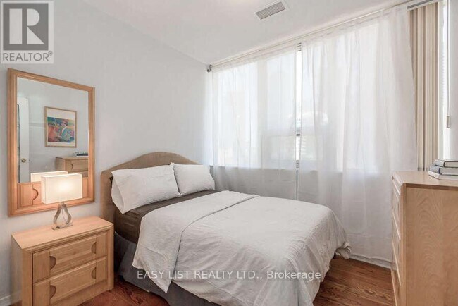 Photo - 393 King St W Unit 1001