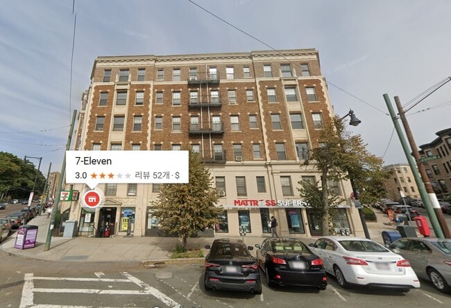 Building Photo - 370 Chestnut Hill Ave