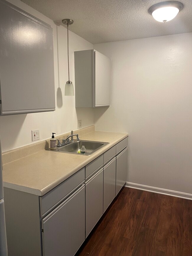 Kitchen - 28 Adams St Unidad 1st Floor