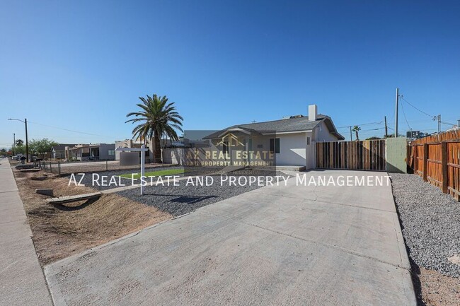 Photo - 2224 N 24th Pl