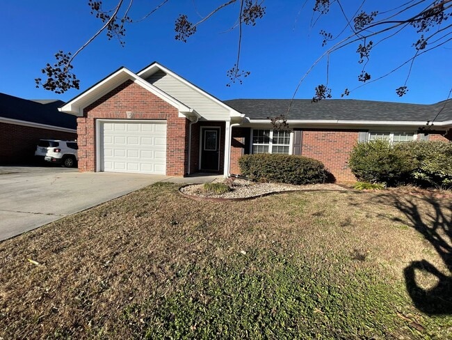 Photo - Nice 3/2 townhouse in West Rome- $1,550