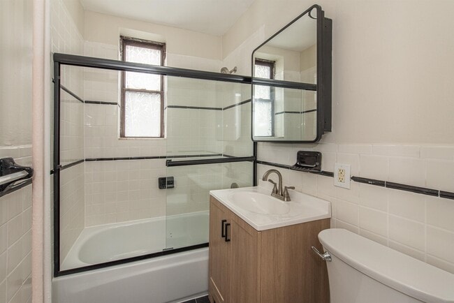 Photo - 7111 Palisade Ave Unit B2