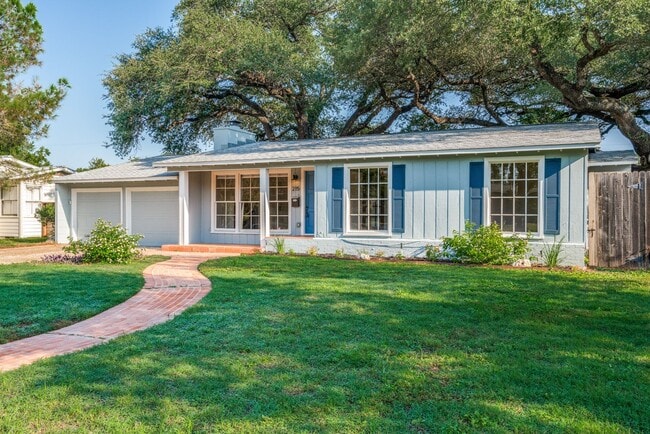 Building Photo - BEAUTIFUL SINGLE-STORY IN NORTHRIDGE, AHISD Rental