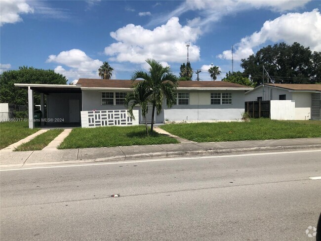 Building Photo - 801 NW 199th St Rental