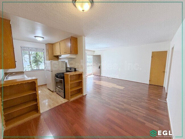 Photo - 1755 N Kenmore Ave Unidad 3