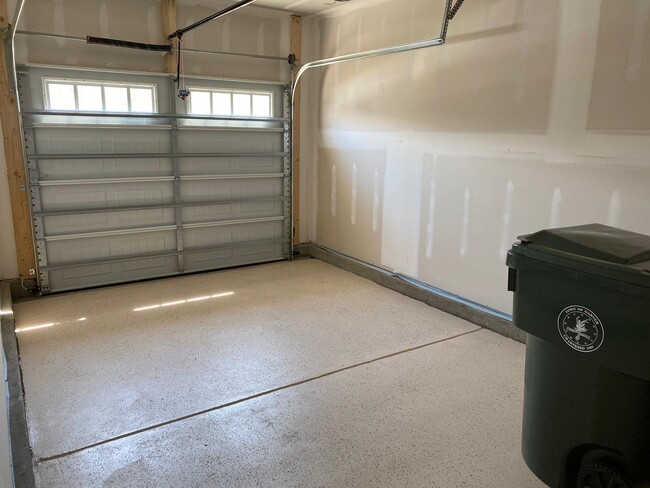 Photo - 317 White Oak Ridge Dr