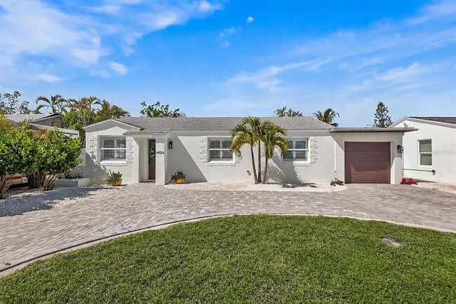 Photo - Coastal Luxury Living Just Minutes from Madeira Beach - 3bed | 2 bath