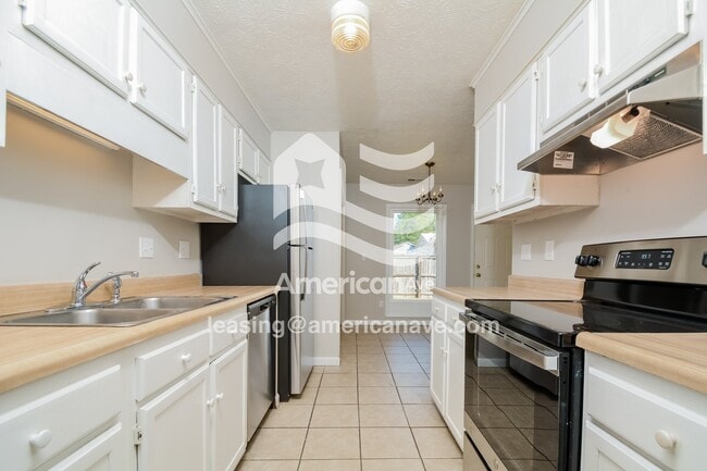 Photo - 1030 Bradley St