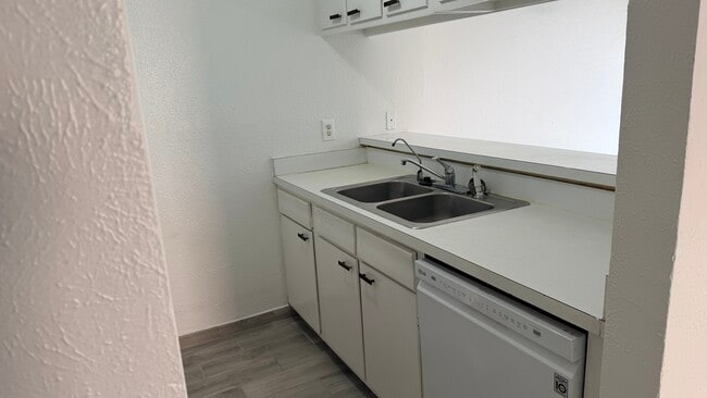 Photo - 8057 Meadow Rd Unit 103