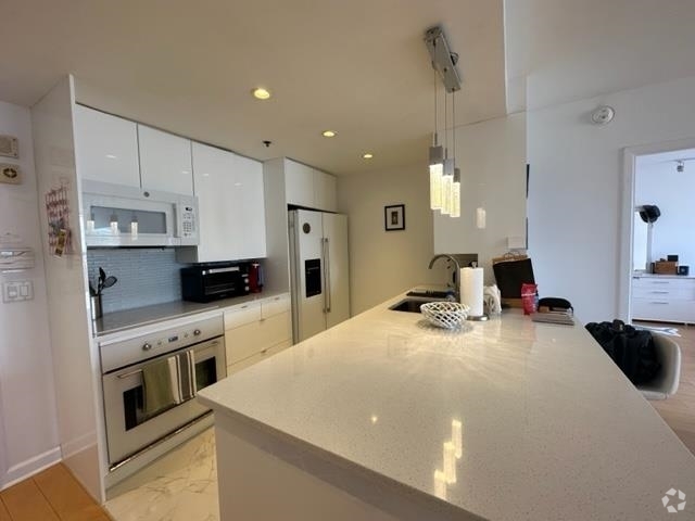 Building Photo - 1 2nd St Unit 2504 Rental